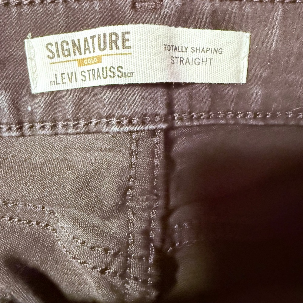 Signature Levi Strauss Women 12M Black Totally Shaping Straight Leg Jean Stretch - Picture 5 of 10